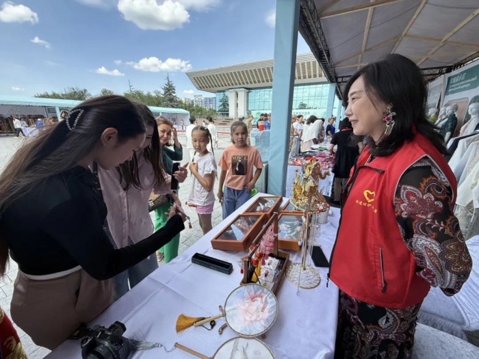 丝路新程 中国-中亚人文旅游专列启程，西安非遗文化闪耀阿拉木图